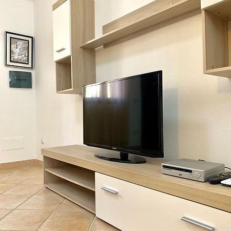 Square Inn Apartment ออลเบีย ภายนอก รูปภาพ