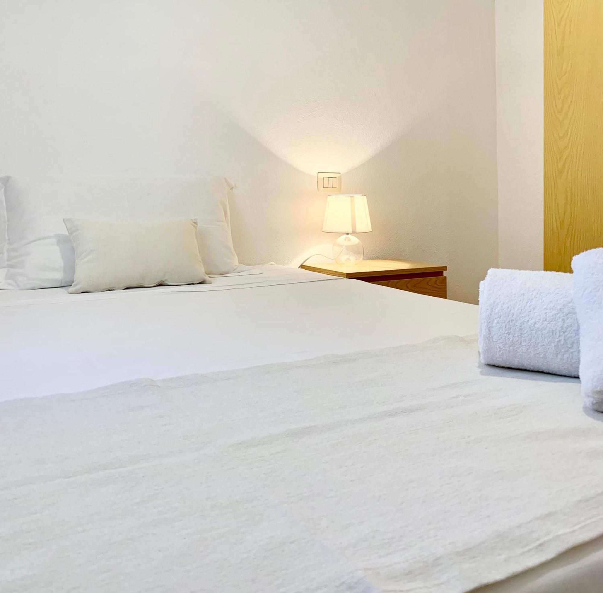 Square Inn Apartment ออลเบีย ภายนอก รูปภาพ